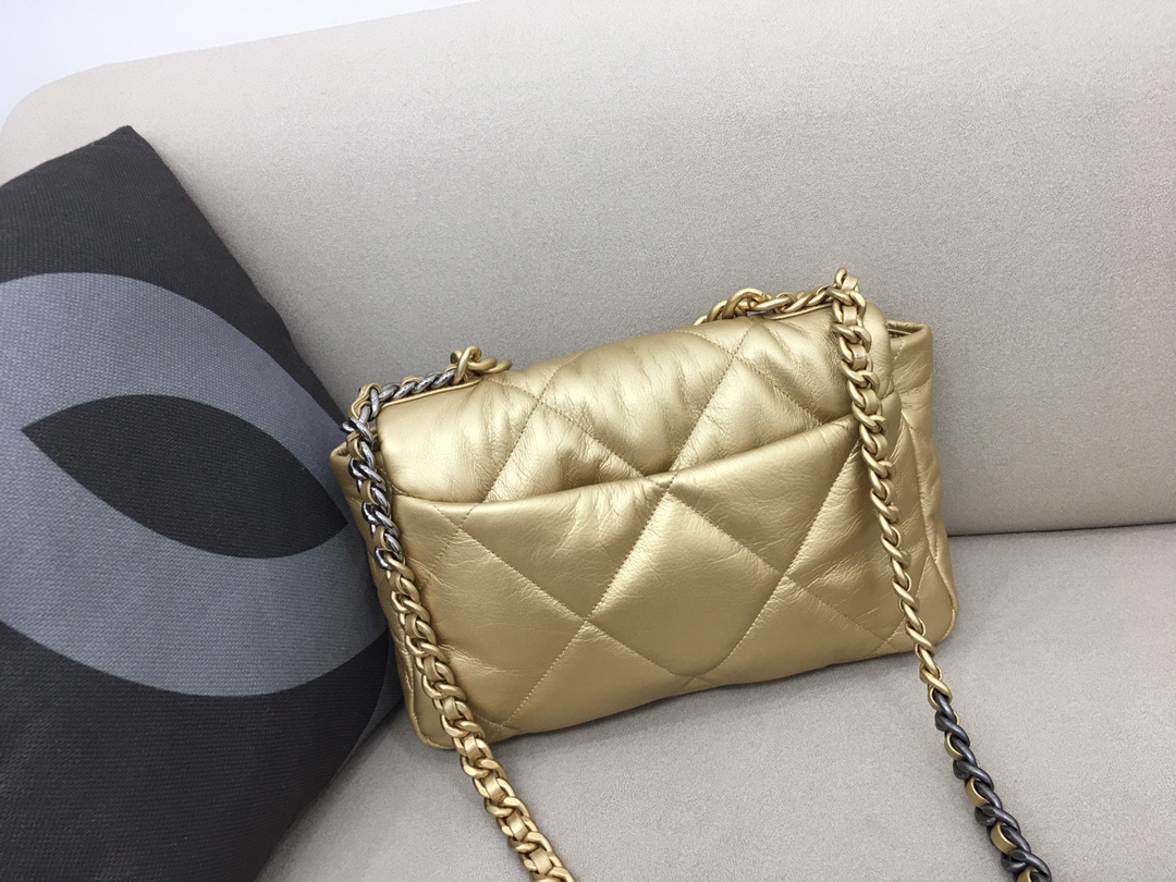 Lambskin 19 Large Handbag Flap Bag AS1161 Gold